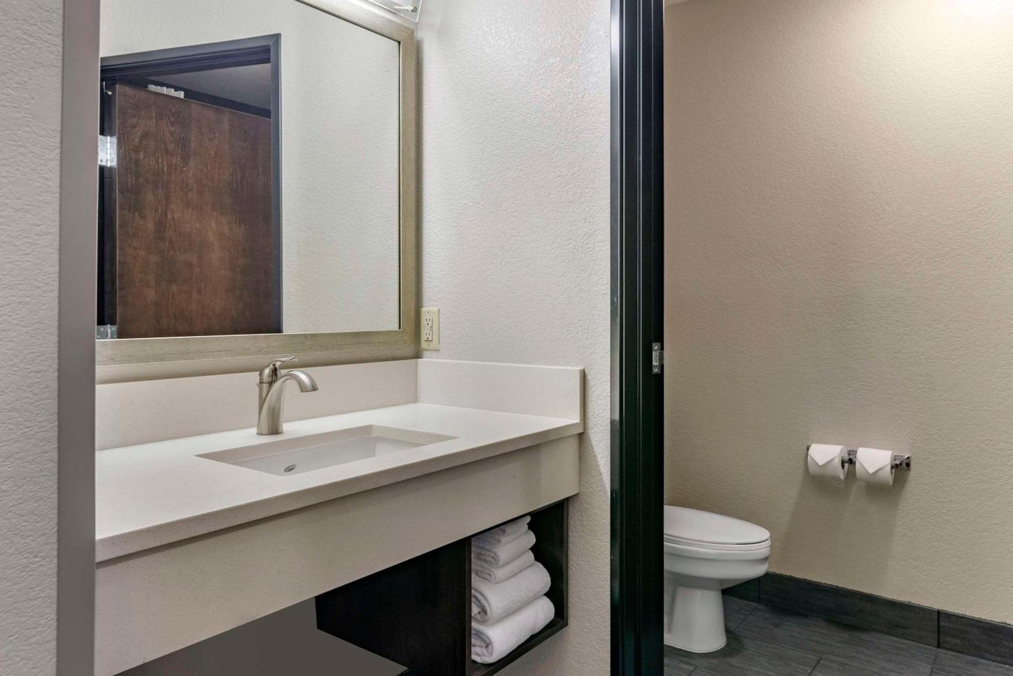 Comfort Inn & Suites Tualatin - Lake Oswego South Exterior foto