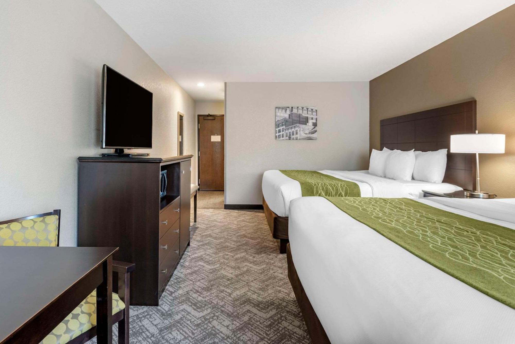 Comfort Inn & Suites Tualatin - Lake Oswego South Exterior foto