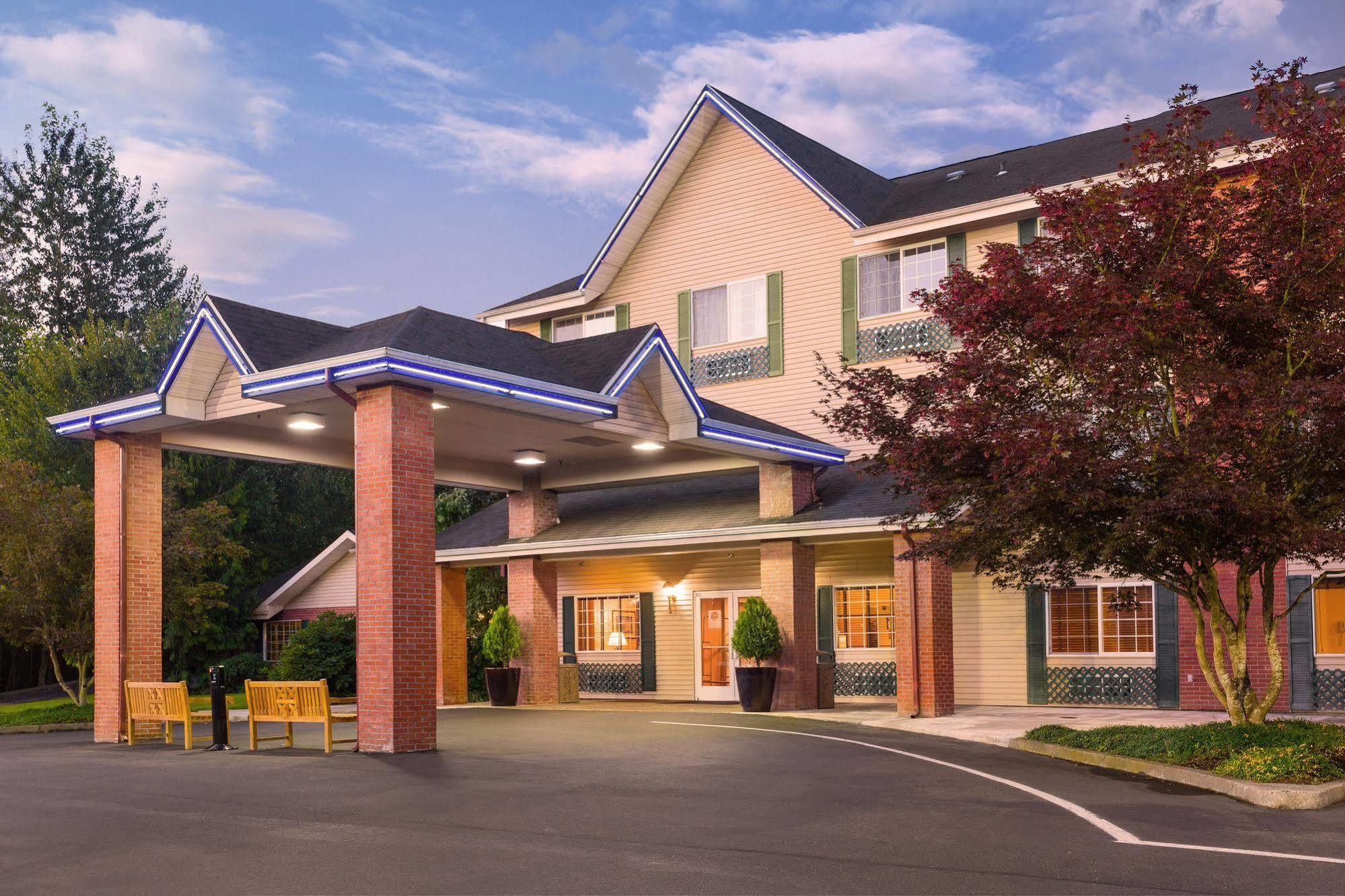 Comfort Inn & Suites Tualatin - Lake Oswego South Exterior foto