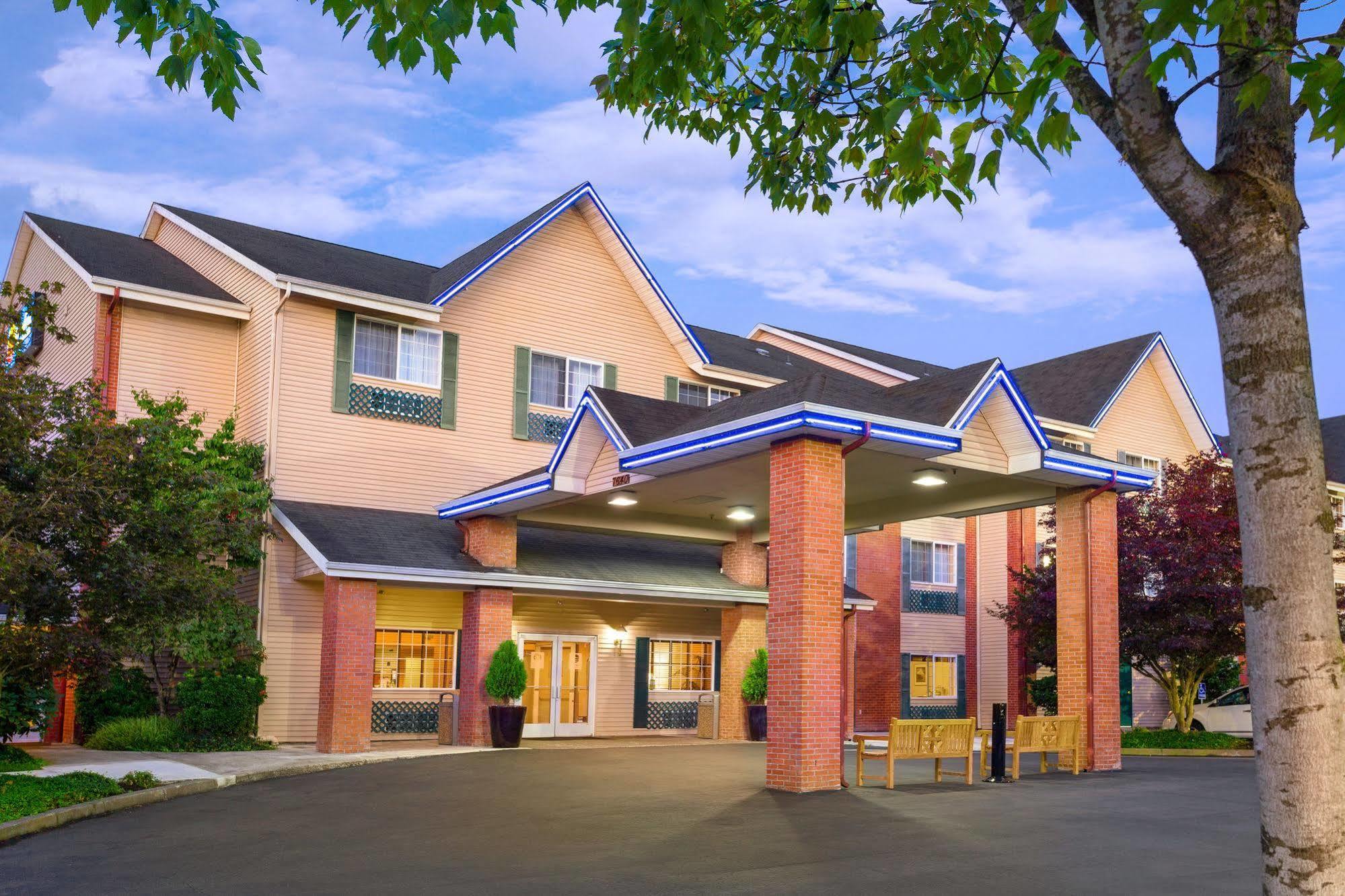 Comfort Inn & Suites Tualatin - Lake Oswego South Exterior foto